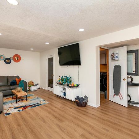 Family Friendly Home Close To Airport And Downtown ดิมอยน์ ภายนอก รูปภาพ