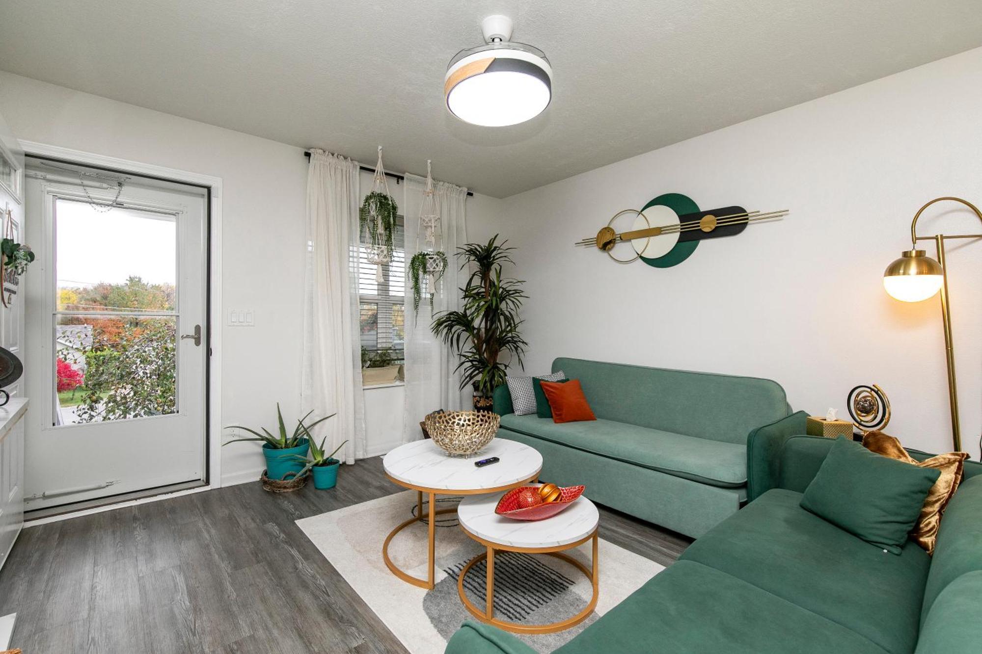 Family Friendly Home Close To Airport And Downtown ดิมอยน์ ภายนอก รูปภาพ
