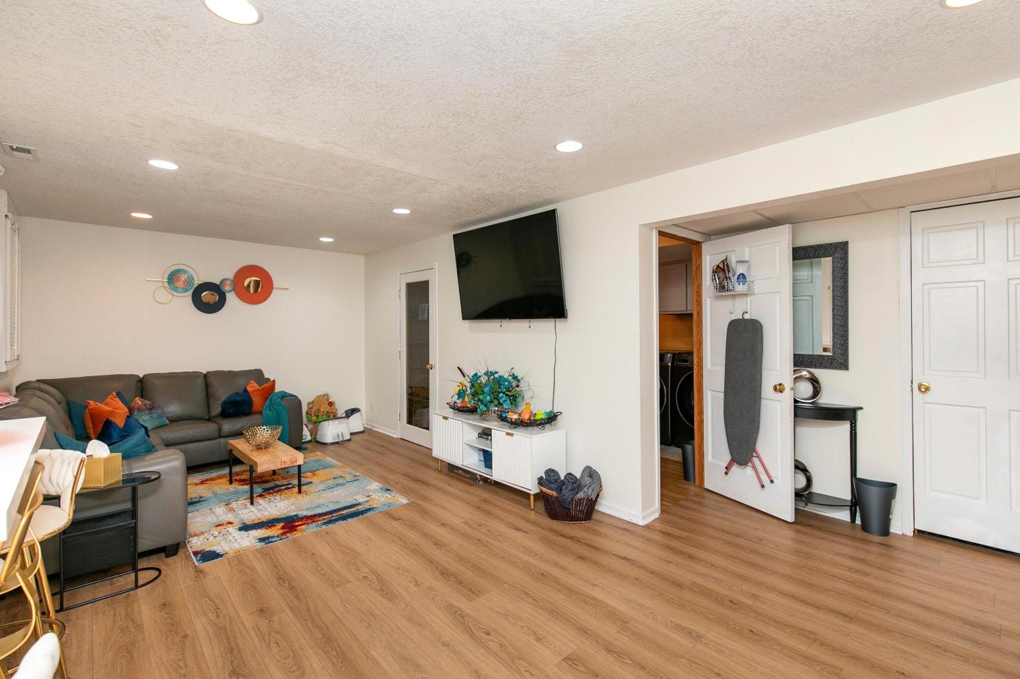 Family Friendly Home Close To Airport And Downtown ดิมอยน์ ภายนอก รูปภาพ