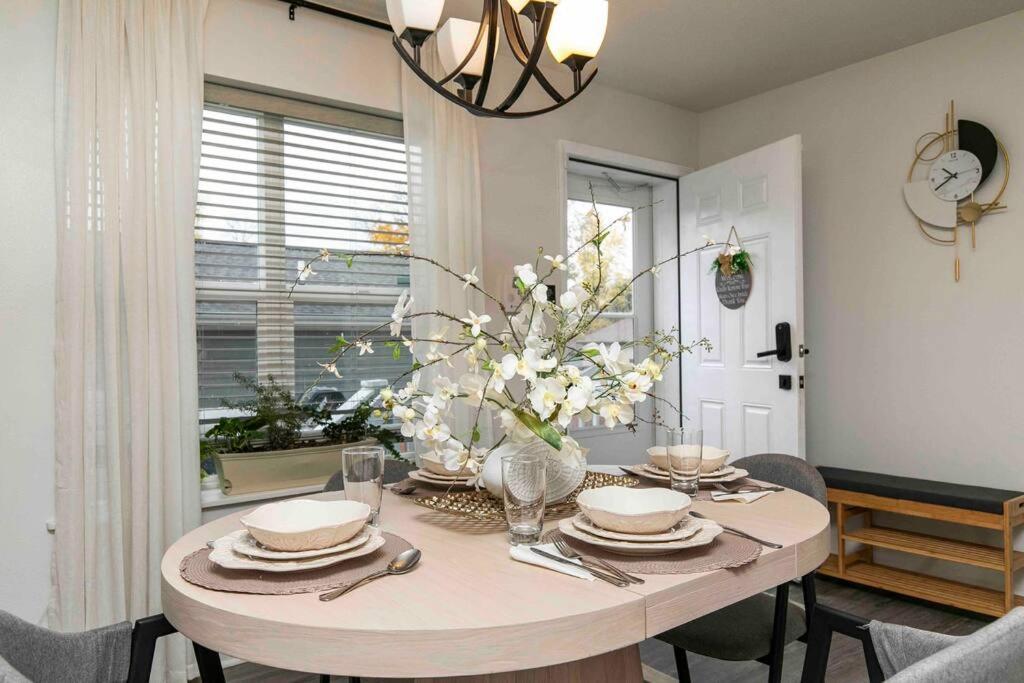 Family Friendly Home Close To Airport And Downtown ดิมอยน์ ภายนอก รูปภาพ