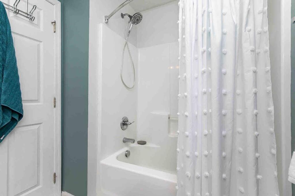 Family Friendly Home Close To Airport And Downtown ดิมอยน์ ภายนอก รูปภาพ