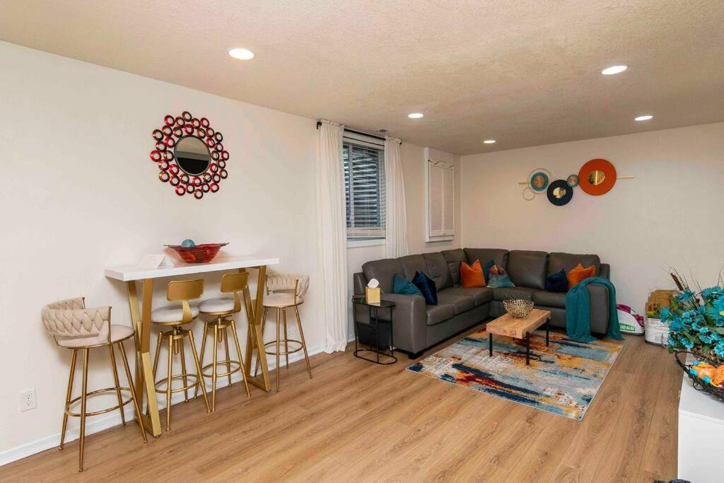 Family Friendly Home Close To Airport And Downtown ดิมอยน์ ภายนอก รูปภาพ
