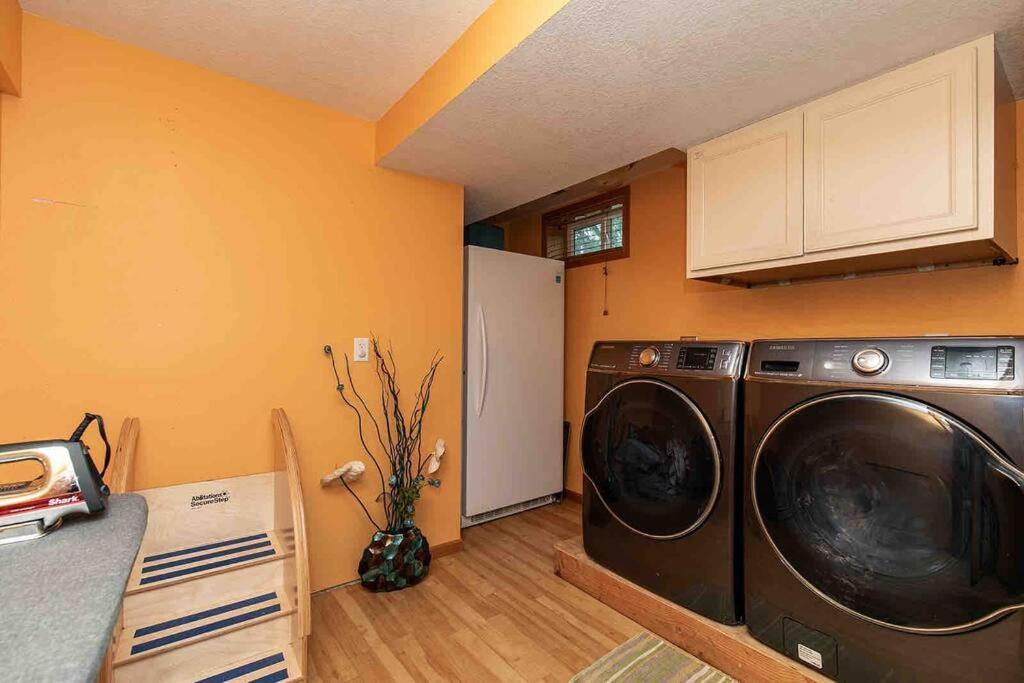 Family Friendly Home Close To Airport And Downtown ดิมอยน์ ภายนอก รูปภาพ